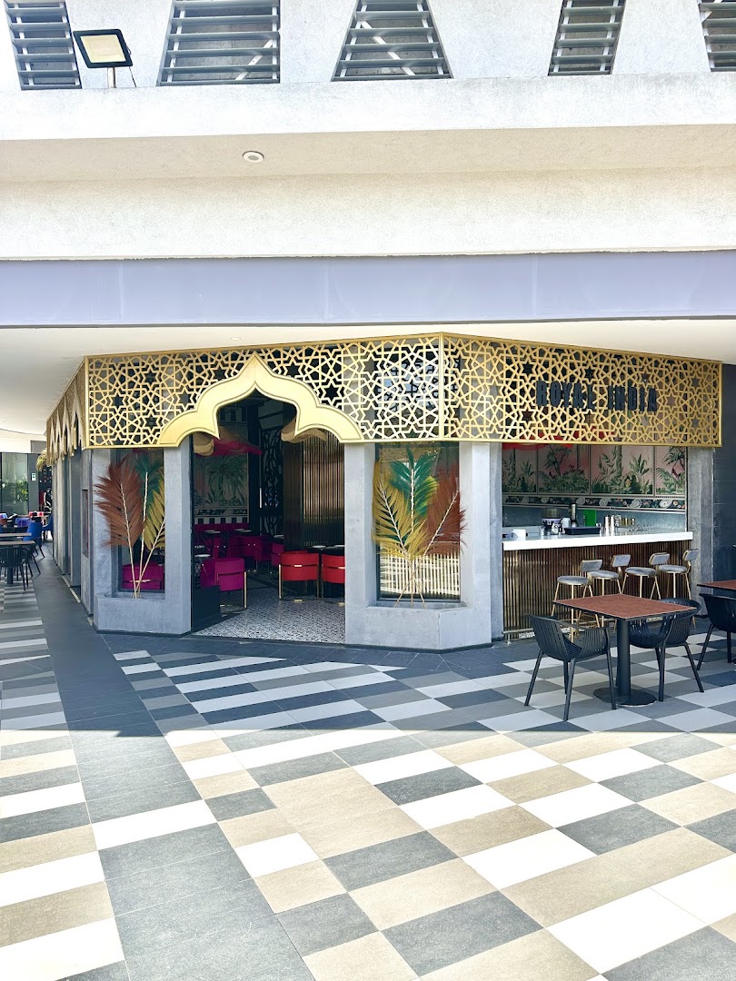 ROYAL INDIA: clear, professional exterior restaurant shot