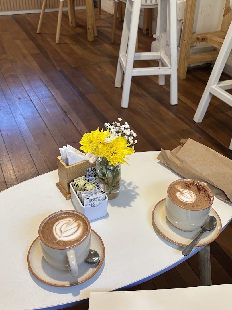 Blanchi Café: appealing shot of coffee drinks