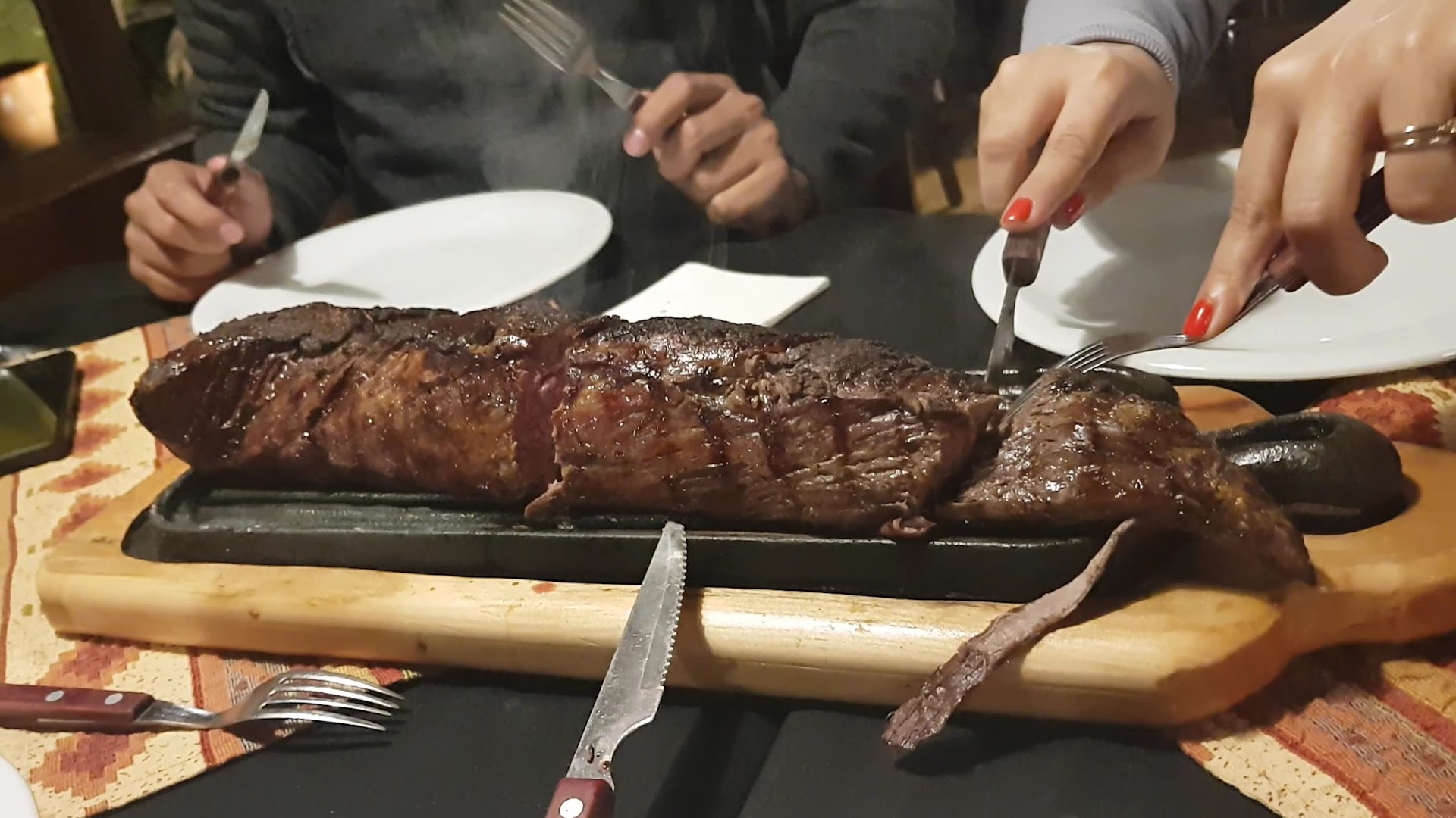 La Maga: appetizing food photo in context