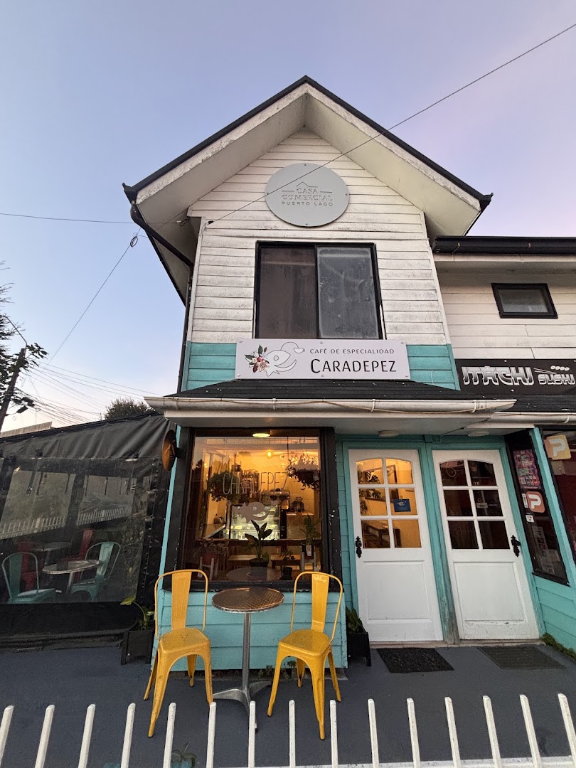 Caradepez Specialty Coffee: clear, inviting exterior shot