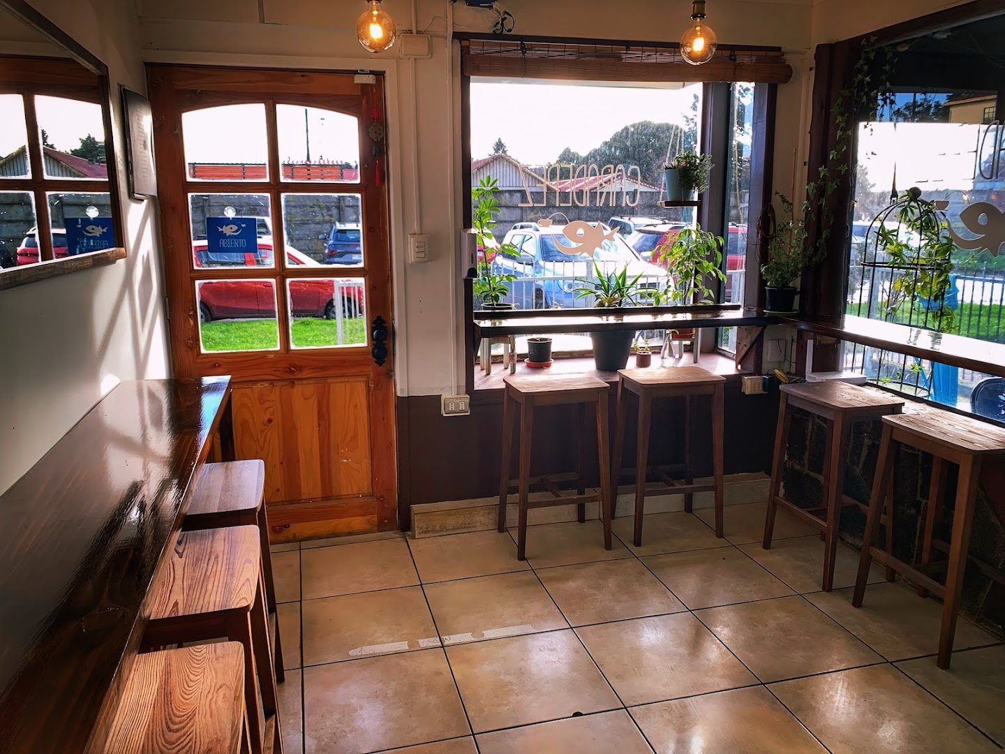 Caradepez Specialty Coffee: inviting and clean interior shot