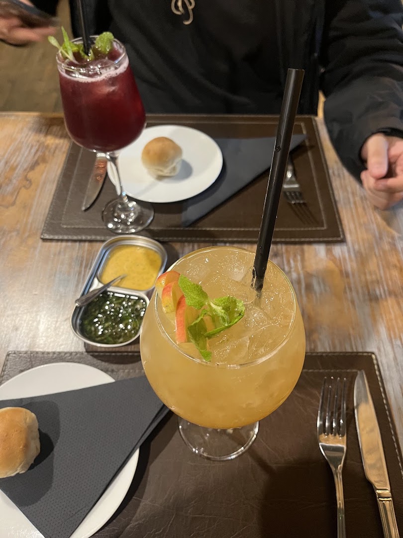 Santo Fuego: appetizing photo of restaurant drinks