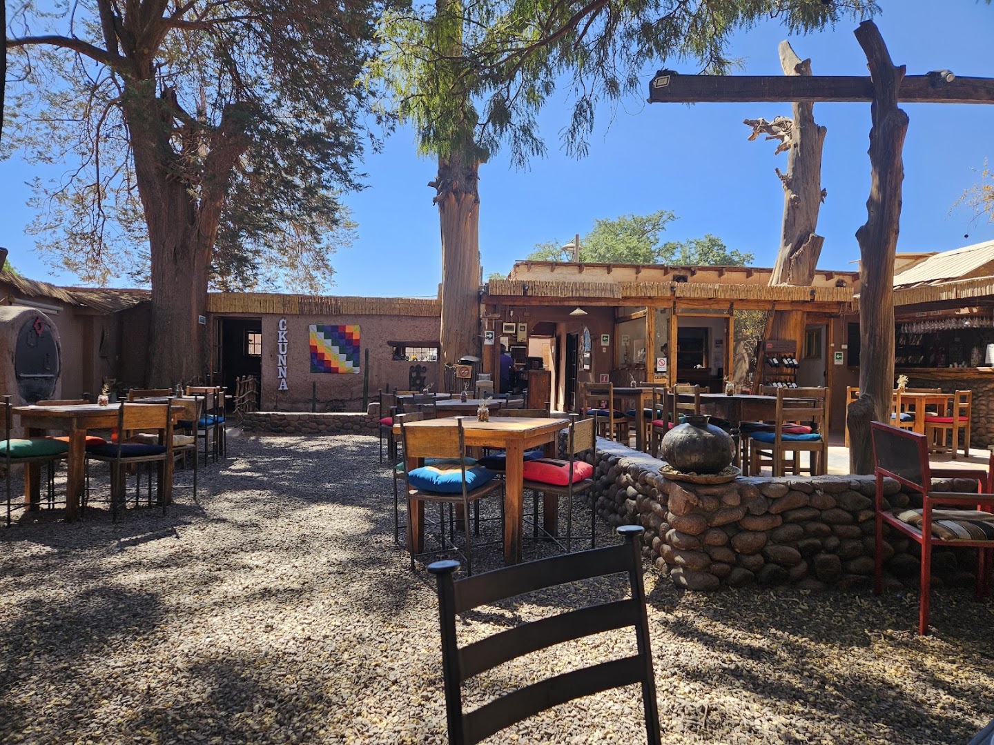Ckunna: clear, inviting restaurant terrace photo