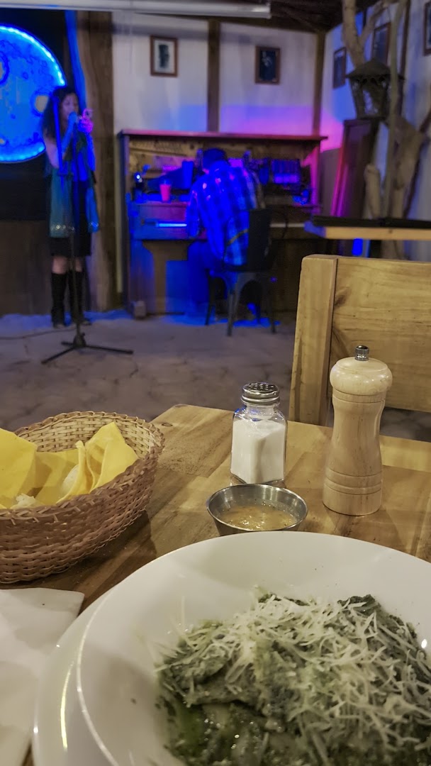 Pulpería Atacama: restaurant atmosphere and food