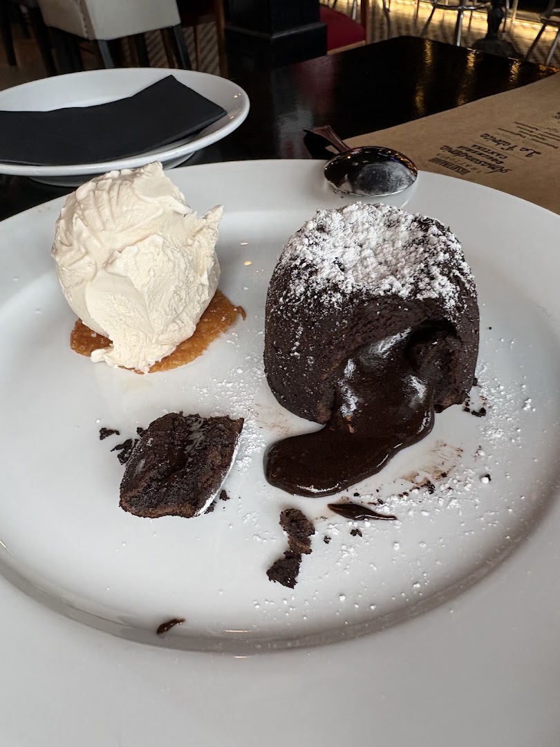 Mercato: appetizing photo of restaurant dessert
