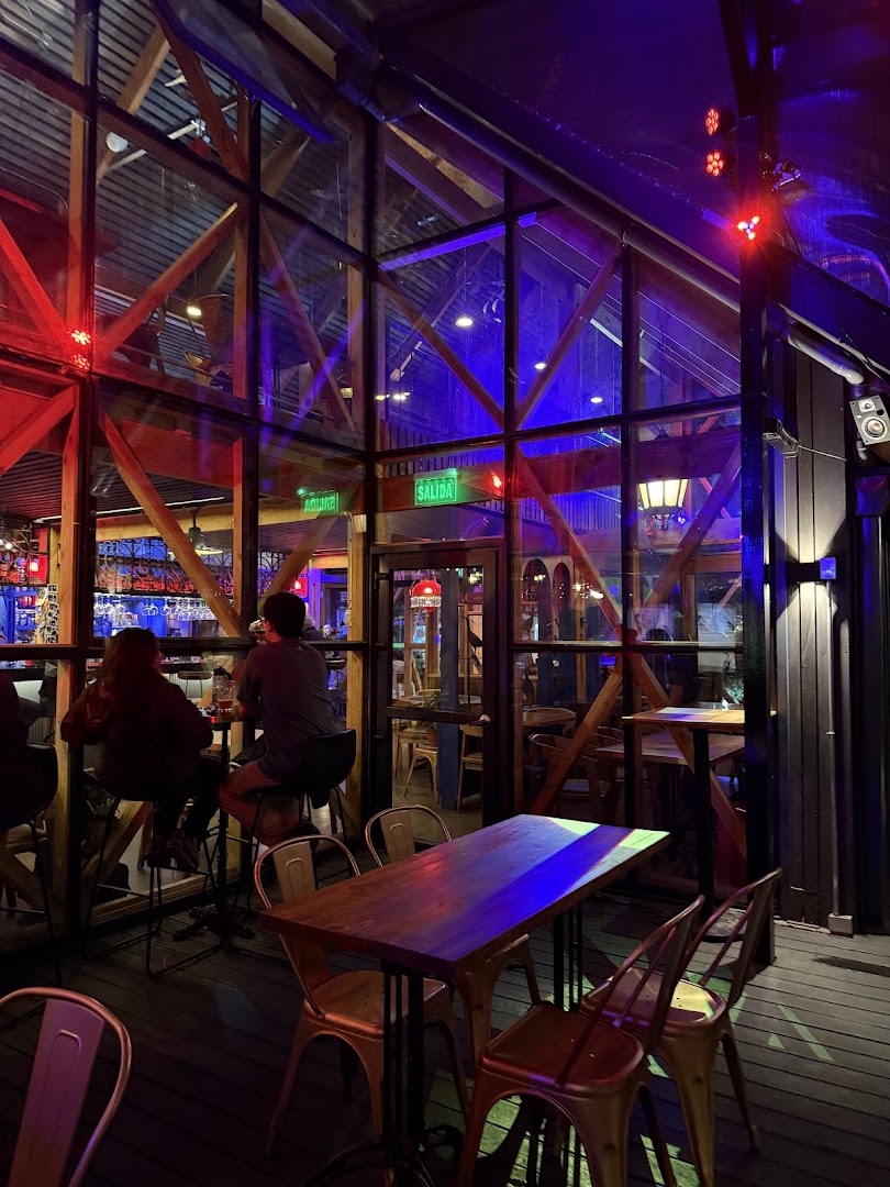 Bar 55: inviting atmosphere and clear interior