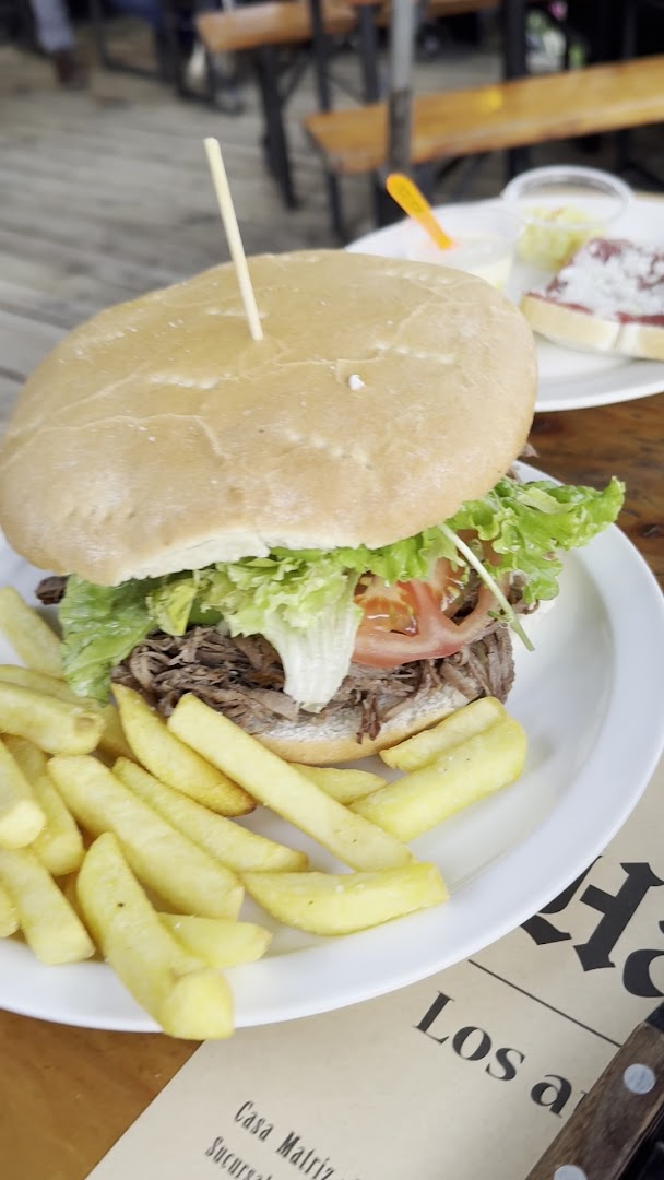 Café Haussmann: appetizing food photo