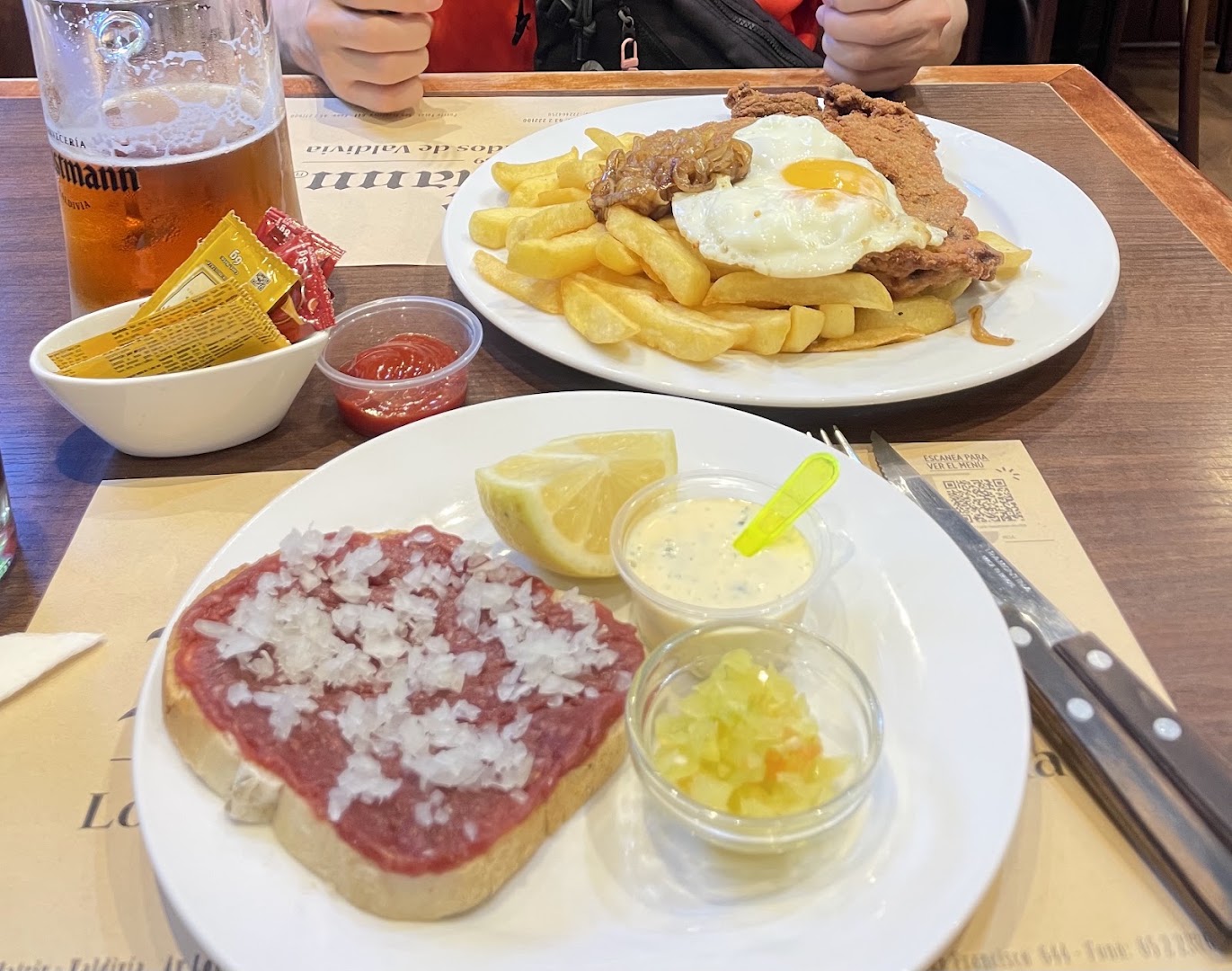 Café Haussmann: appetizing food and clear presentation