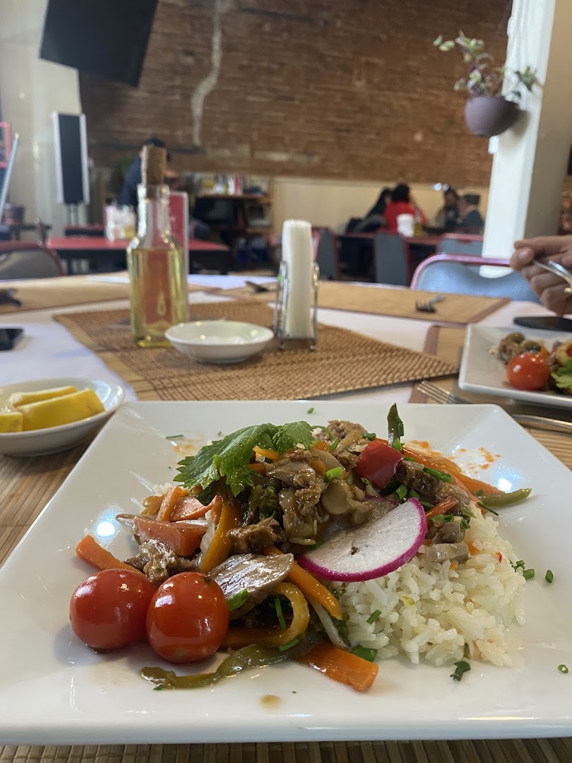Espacio Prat: appetizing food photo in venue