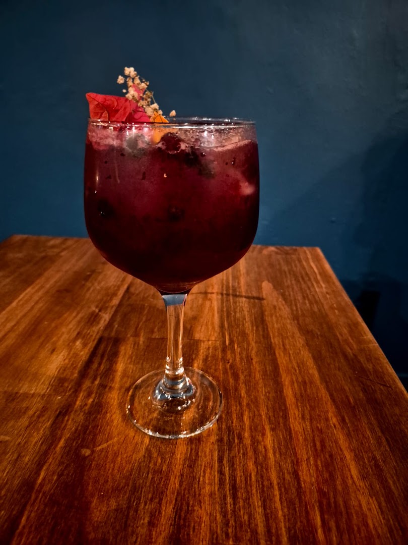 Madame Claude: high quality, appealing cocktail photo
