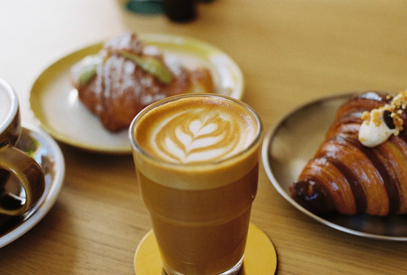 Medialuna Valpo: appetizing, high-quality breakfast food photo