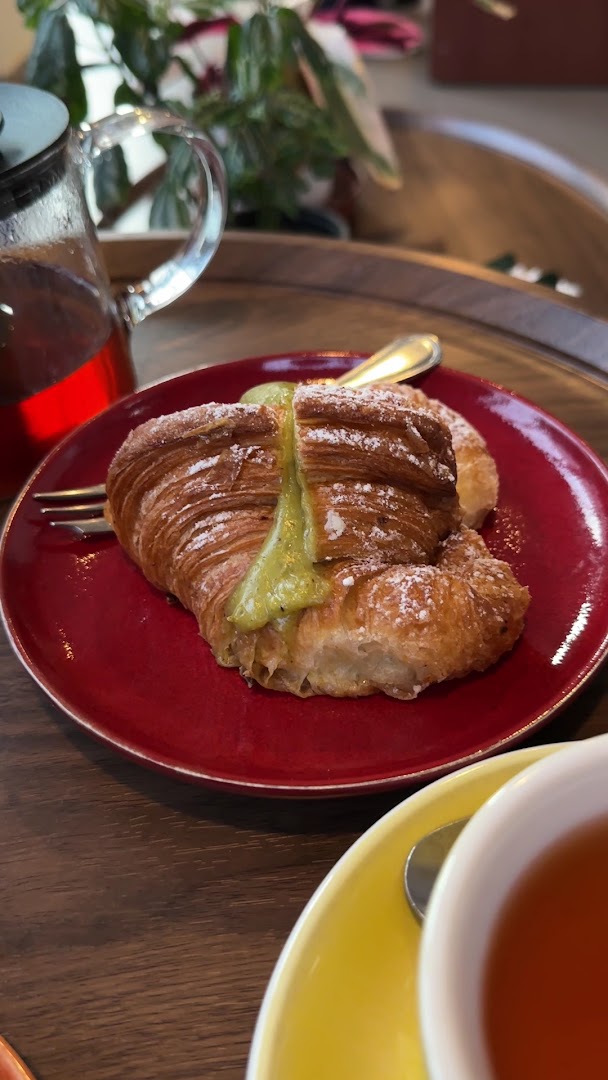 Medialuna Valpo: appetizing photo of breakfast food