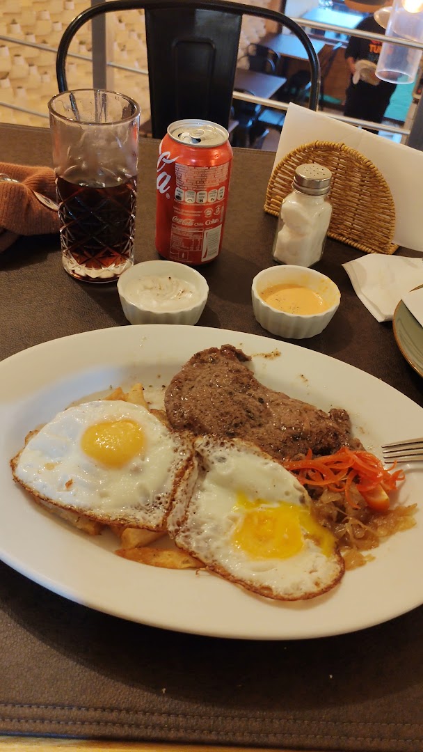 Chetukiñam: appetizing food photo in restaurant