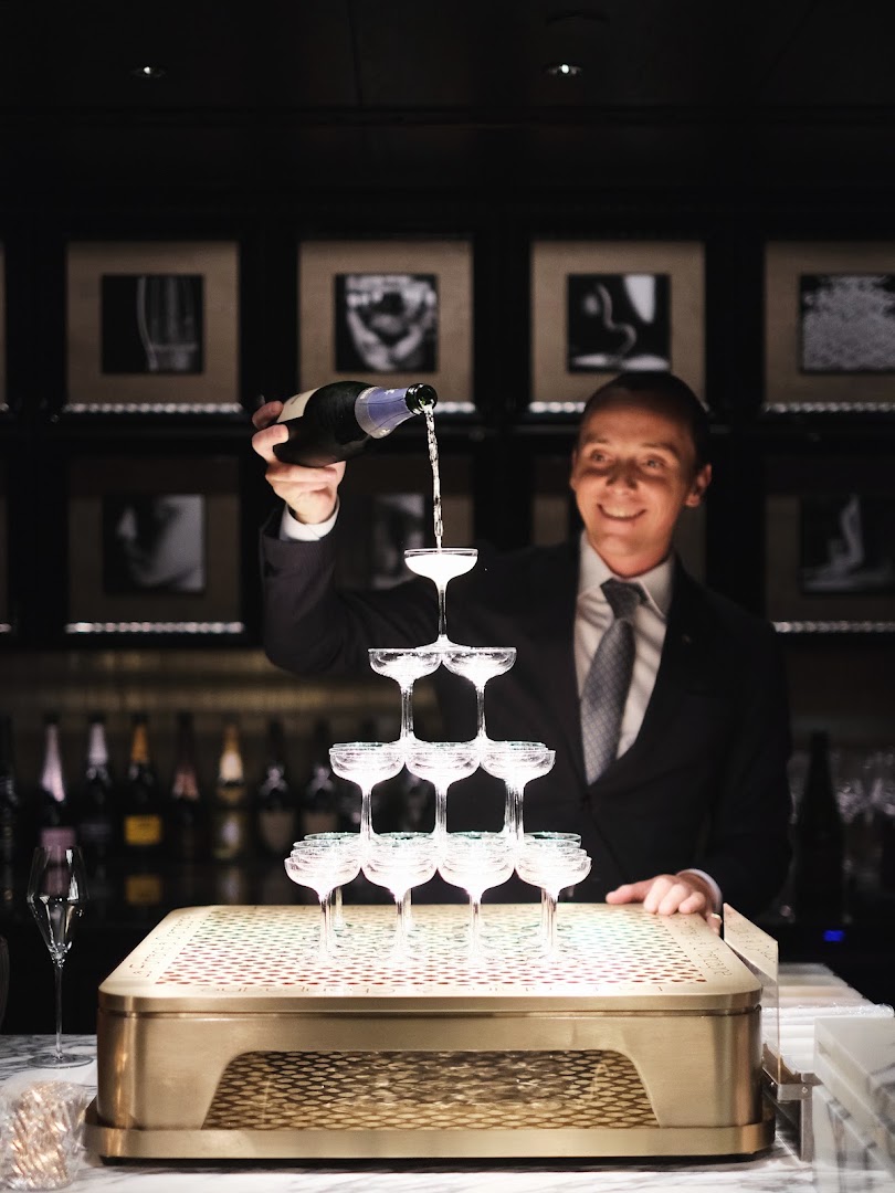 Blanc de Noirs: professional, high-quality atmosphere shot