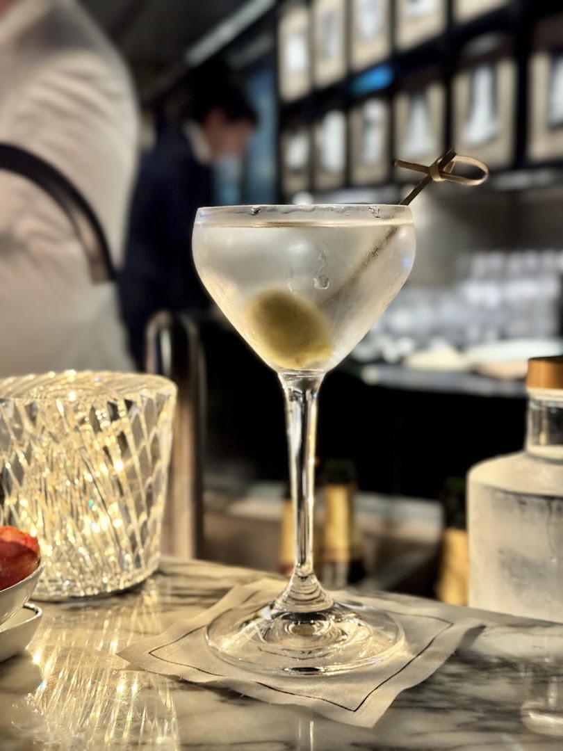 Blanc de Noirs: high quality, professional cocktail shot