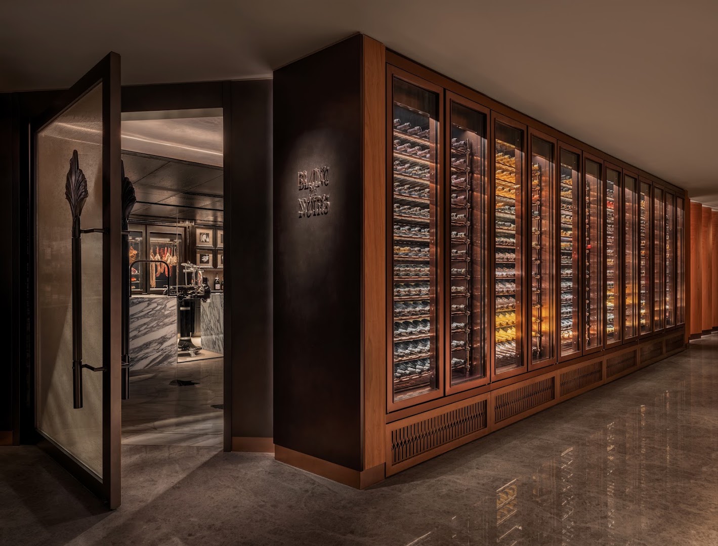 Blanc de Noirs: professional interior shot of venue
