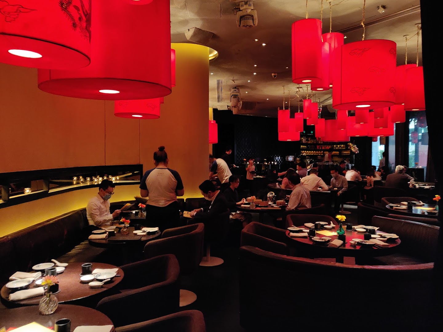 dragon-i: venue atmosphere and interior