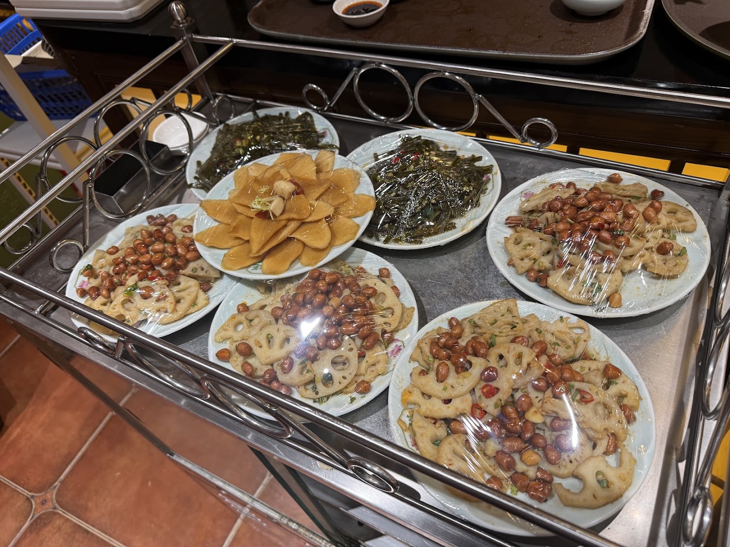 Lin Heung Lau: authentic dim sum cart display