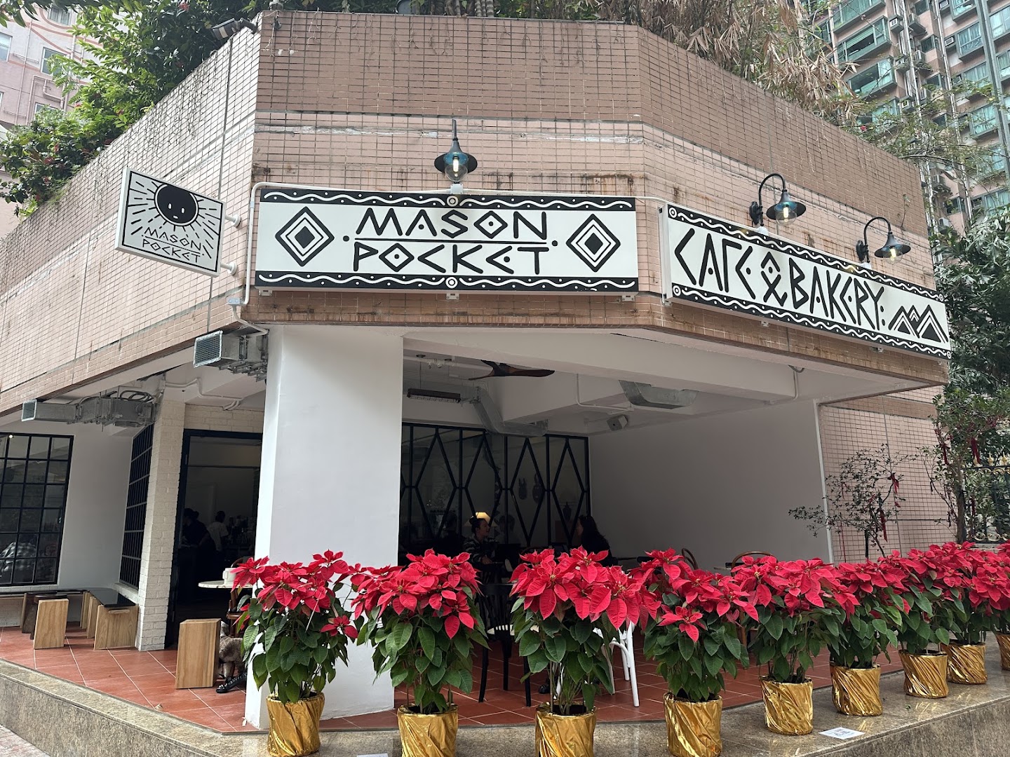 Mason Pocket: clear exterior shot of venue