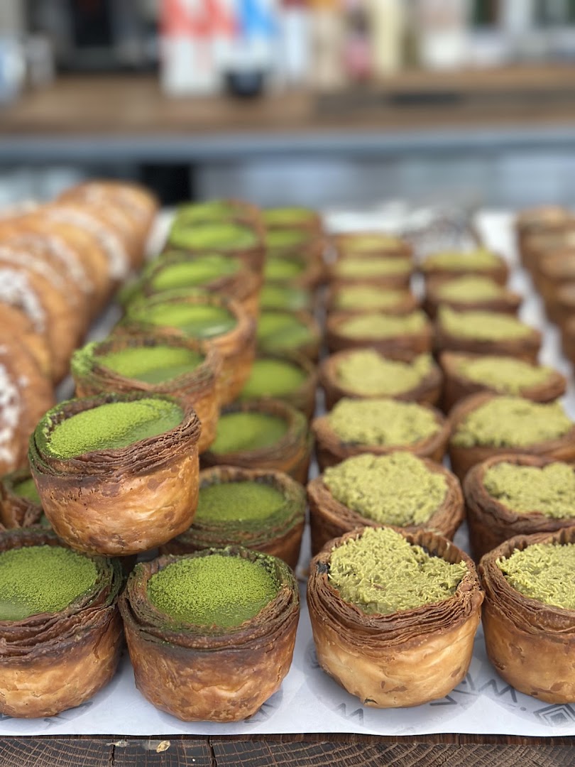 Mason Pocket: appetizing photo of fresh pastries