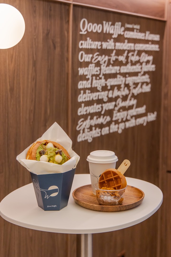 OOOO Waffle: appetizing food and clean presentation