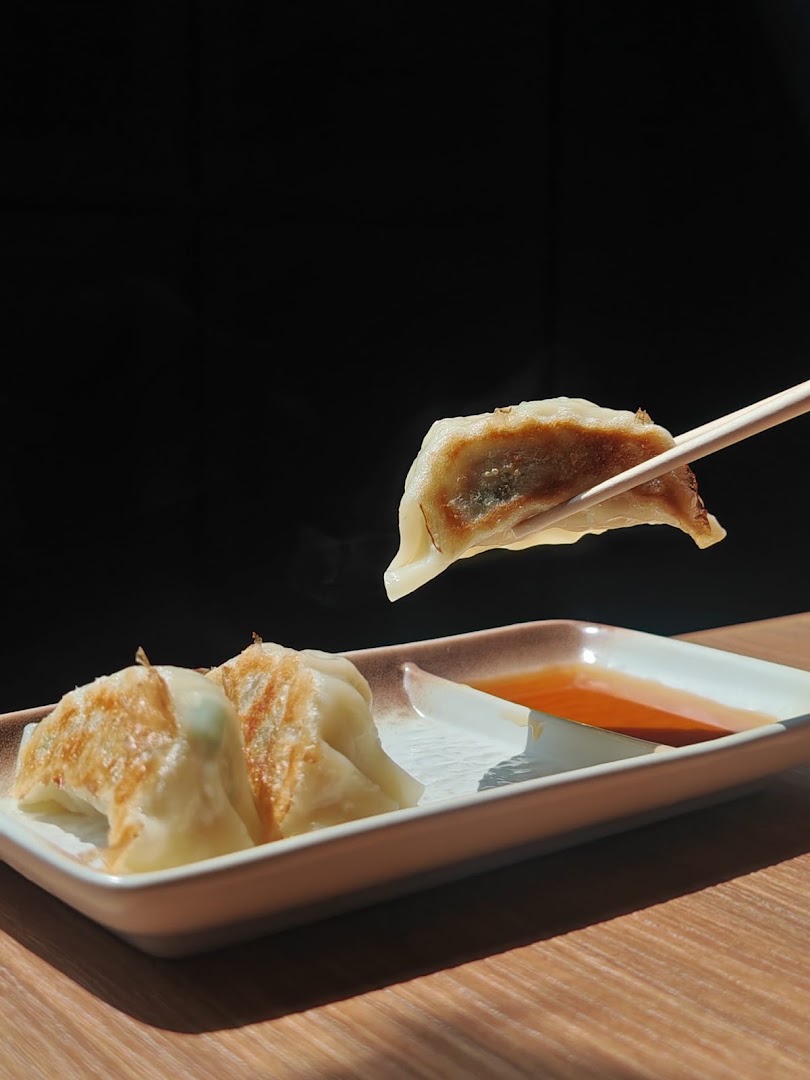 Ramenya Shima: high quality appetizing food photo