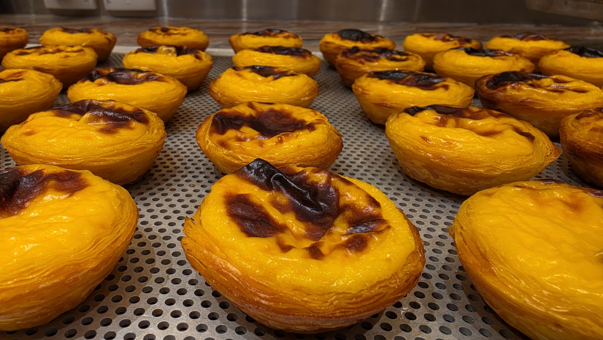 Santa Nata: appetizing photo of fresh pastries