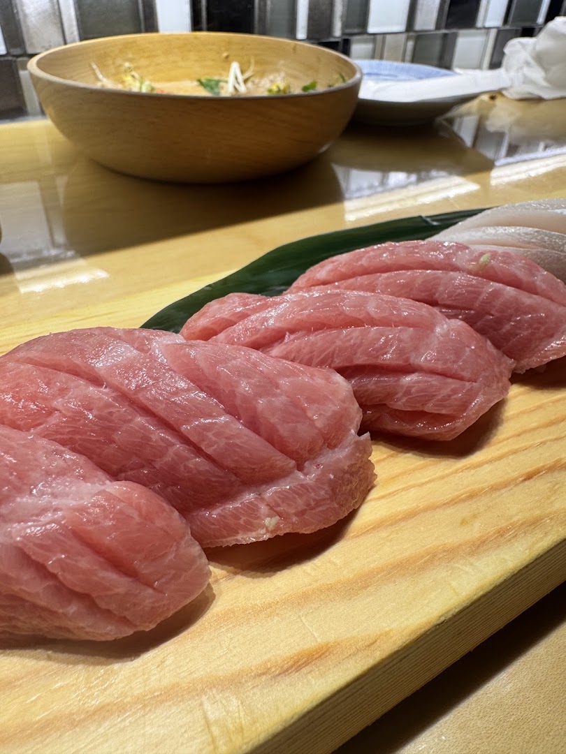 Sushi Raku & Bar: high quality appetizing sushi photo