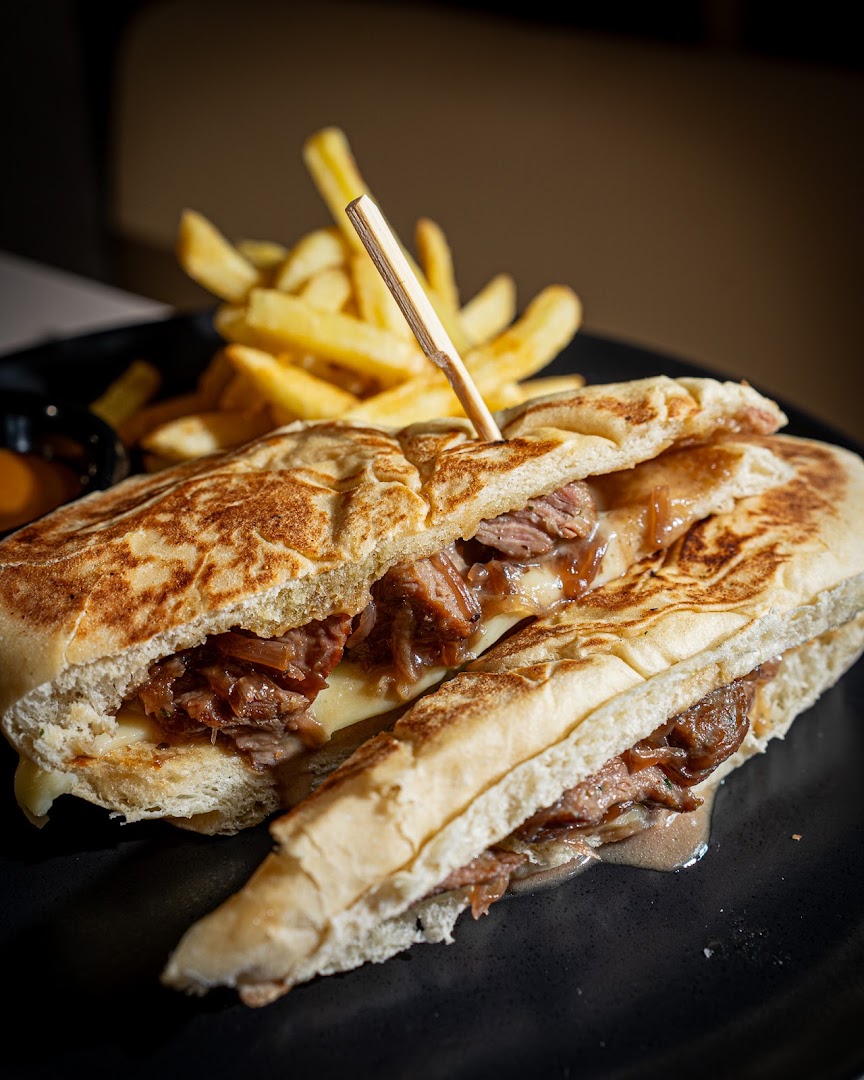 Neom Gastrobar: high quality appetizing food photo
