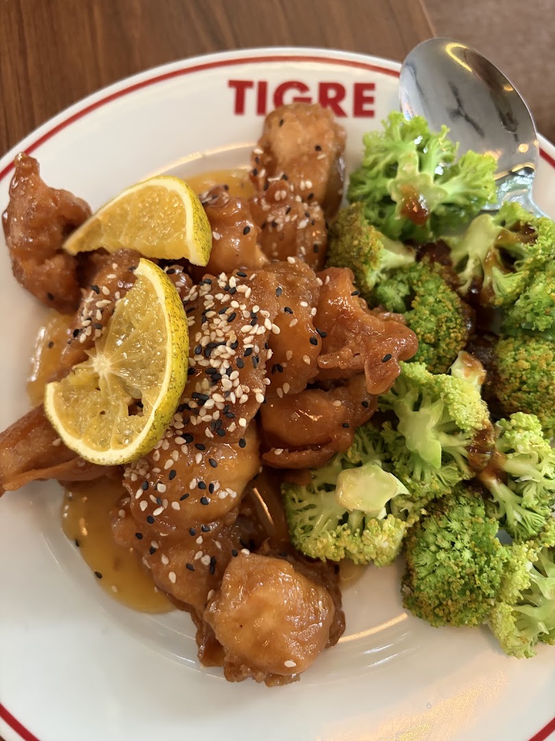 Tigre All Day: appetizing, high-quality food photo