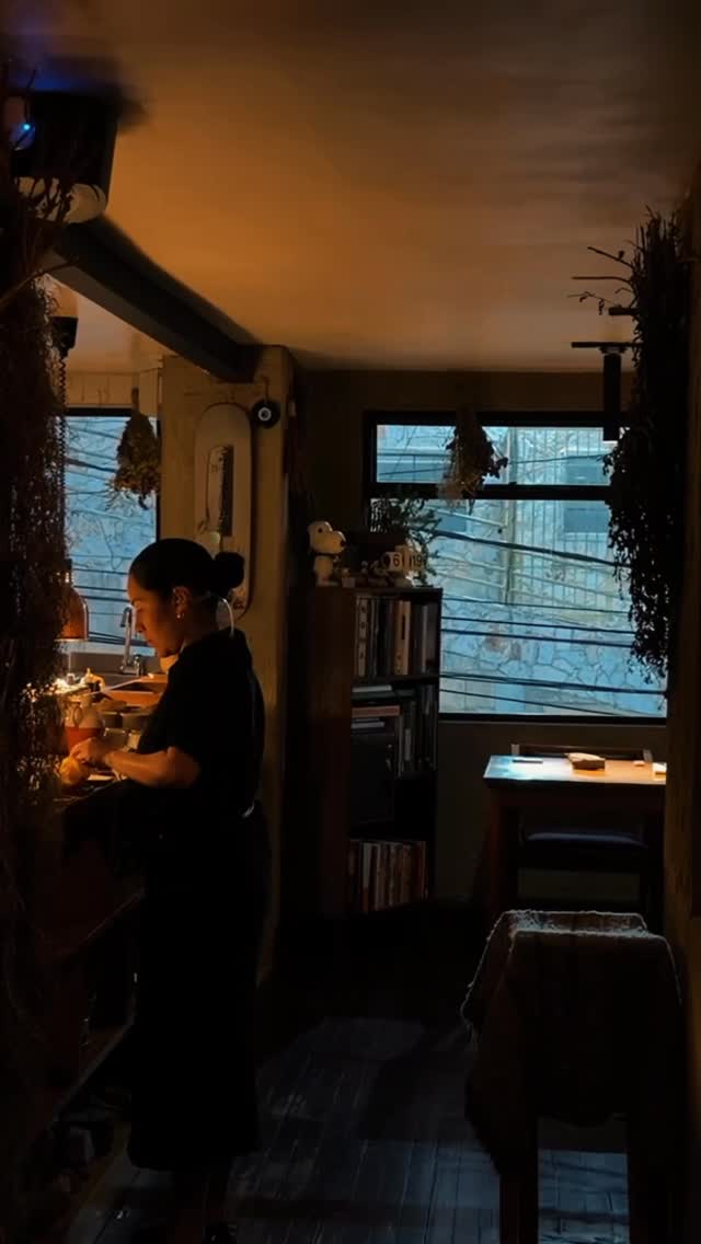 Afluente: atmospheric shot of restaurant interior