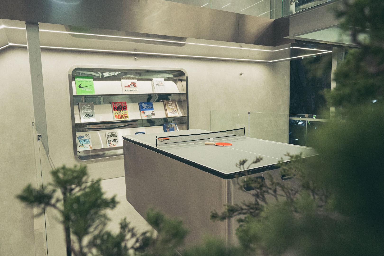 Broken Chains Bogotá Flagship: clear shop interior and display