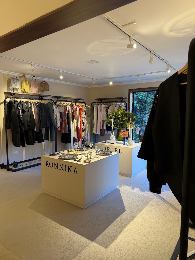 Casa 79: clear, professional shop interior photo