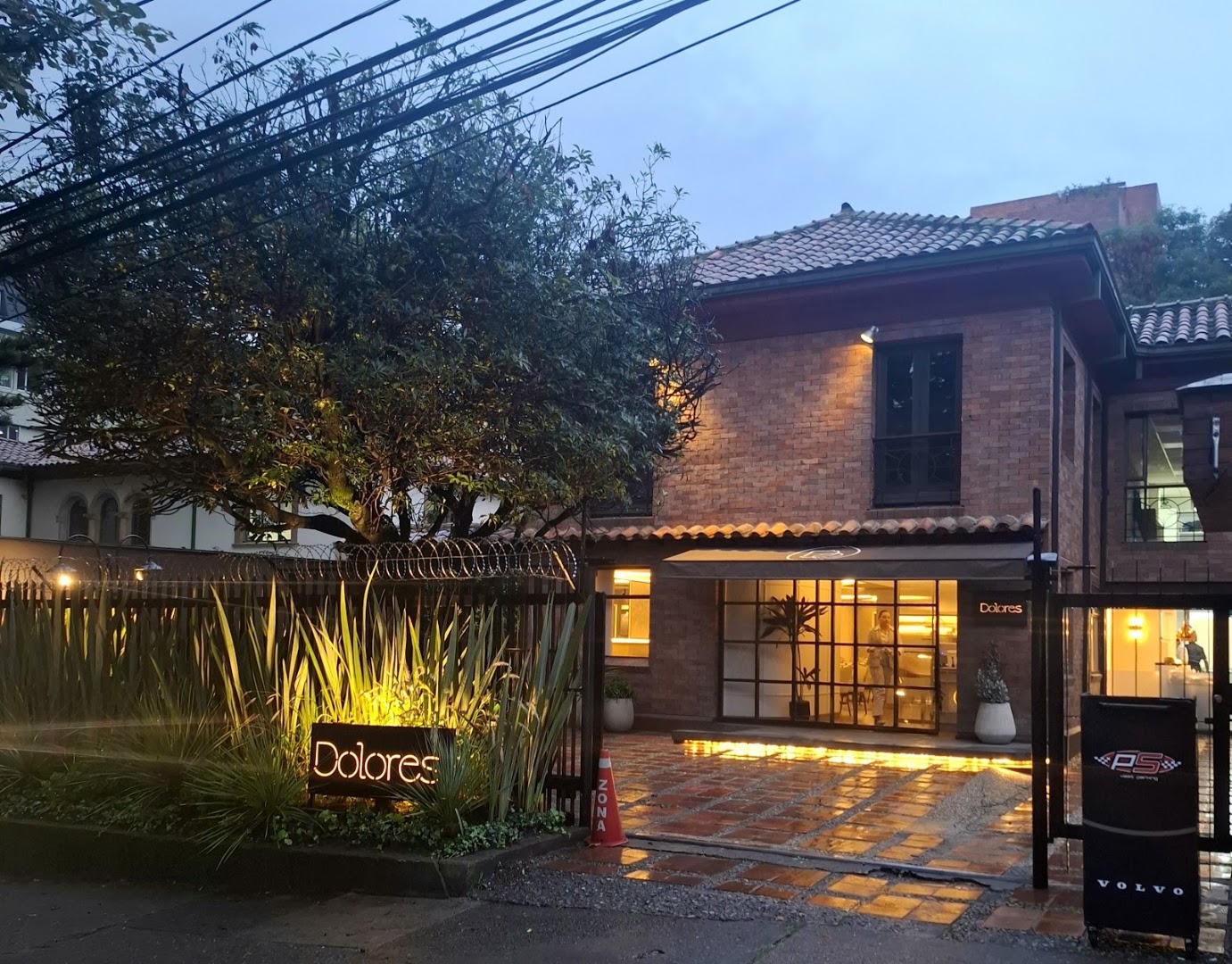 Dolores: attractive exterior shot of venue