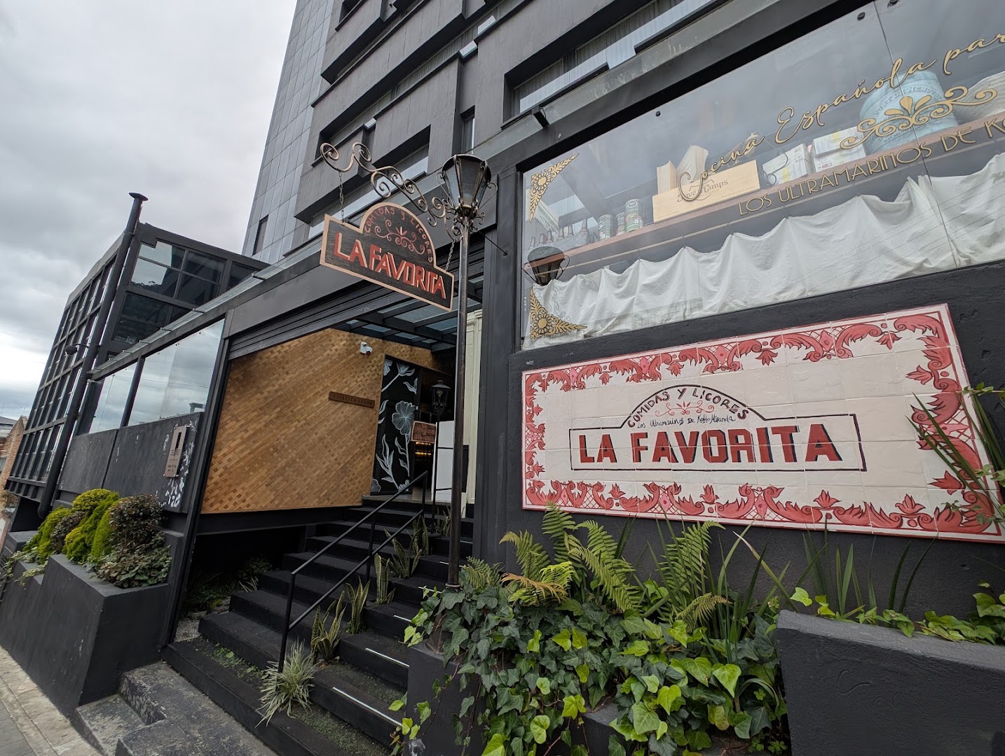 La Favorita de Koldo Miranda: clear exterior shot of restaurant