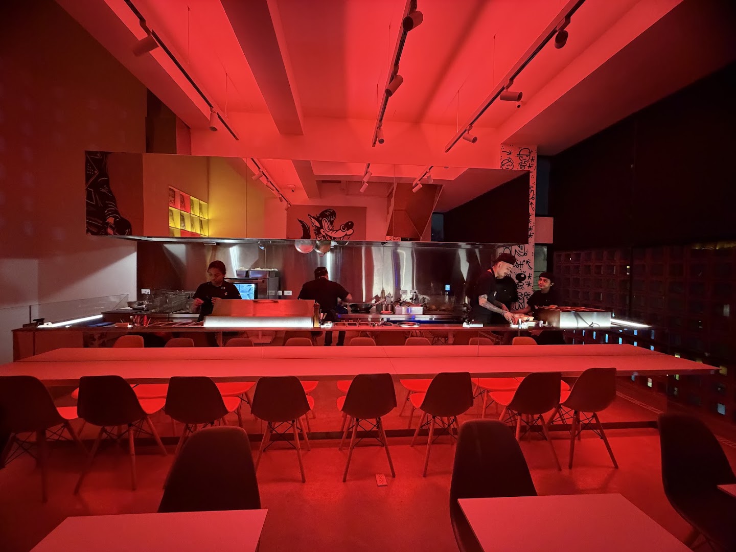 Lobo Negro: clear shot of restaurant interior