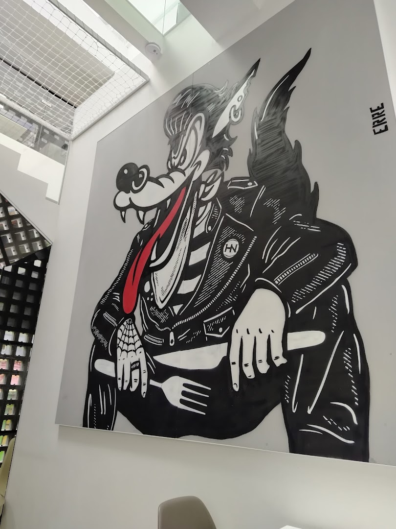 Lobo Negro: distinctive interior mural art