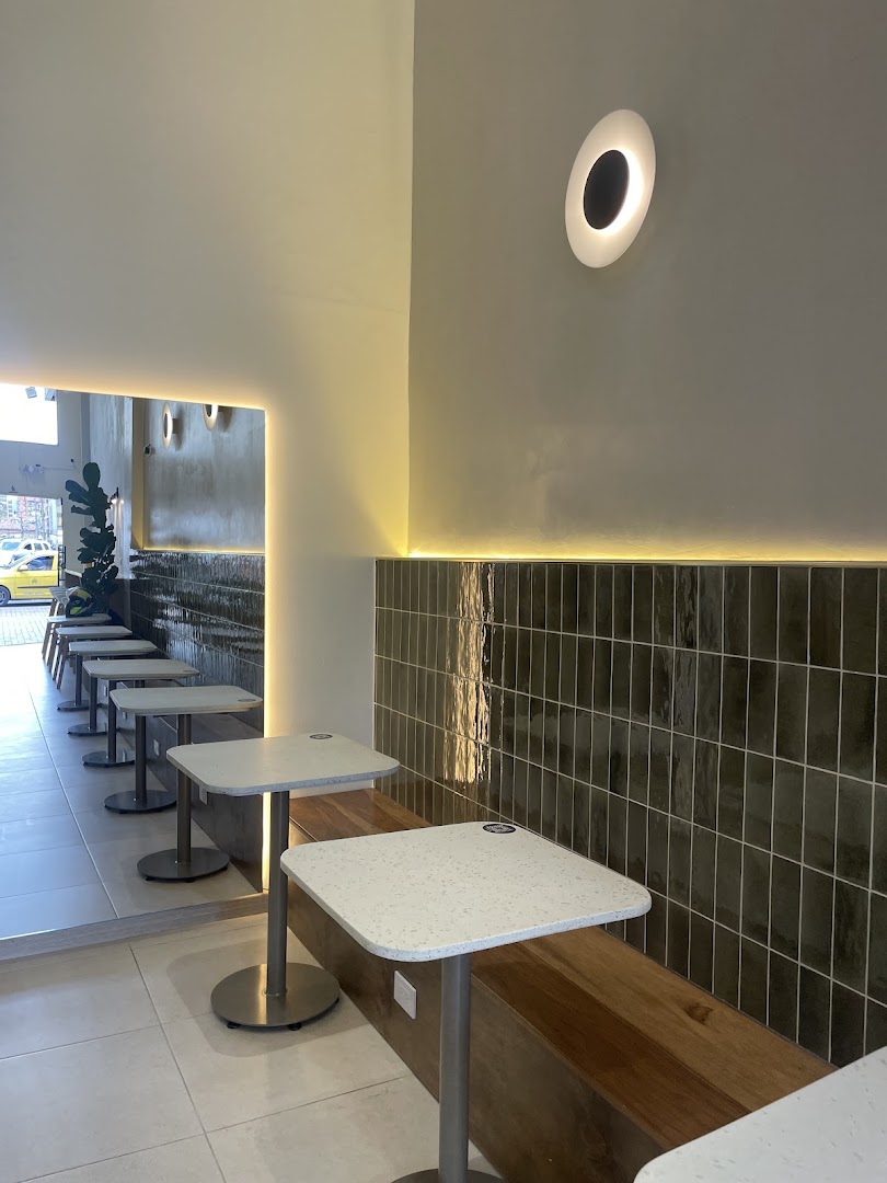 O·CULTO Coffee: clean, professional interior shot