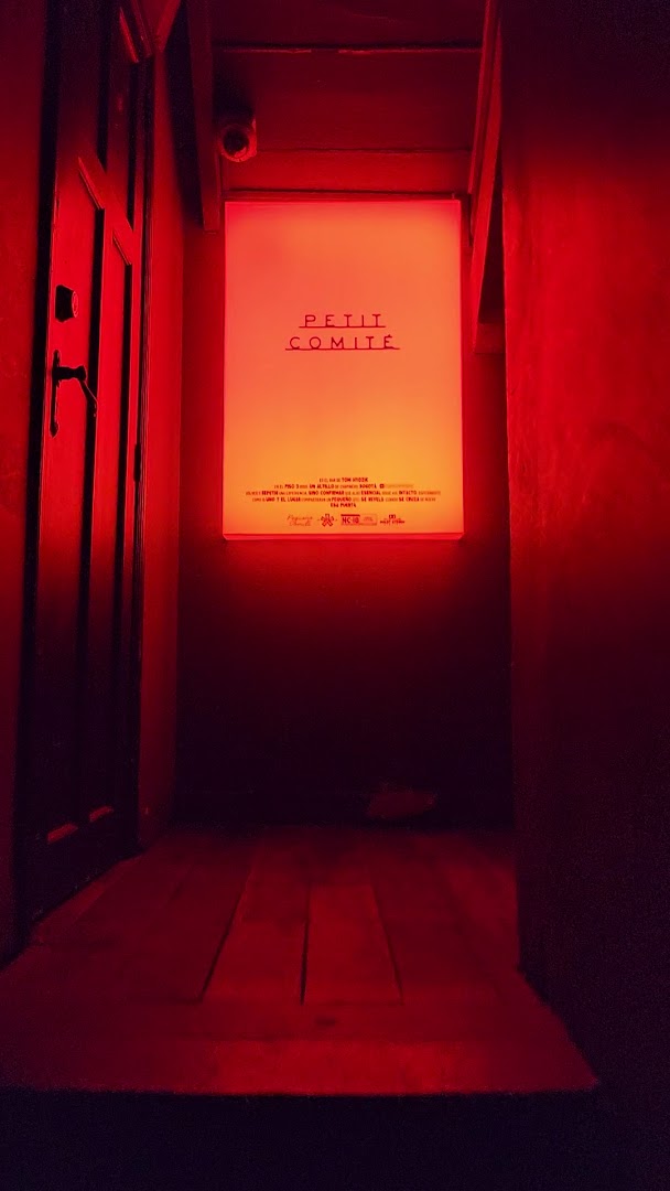 Petit Comité: atmospheric shot of venue entrance