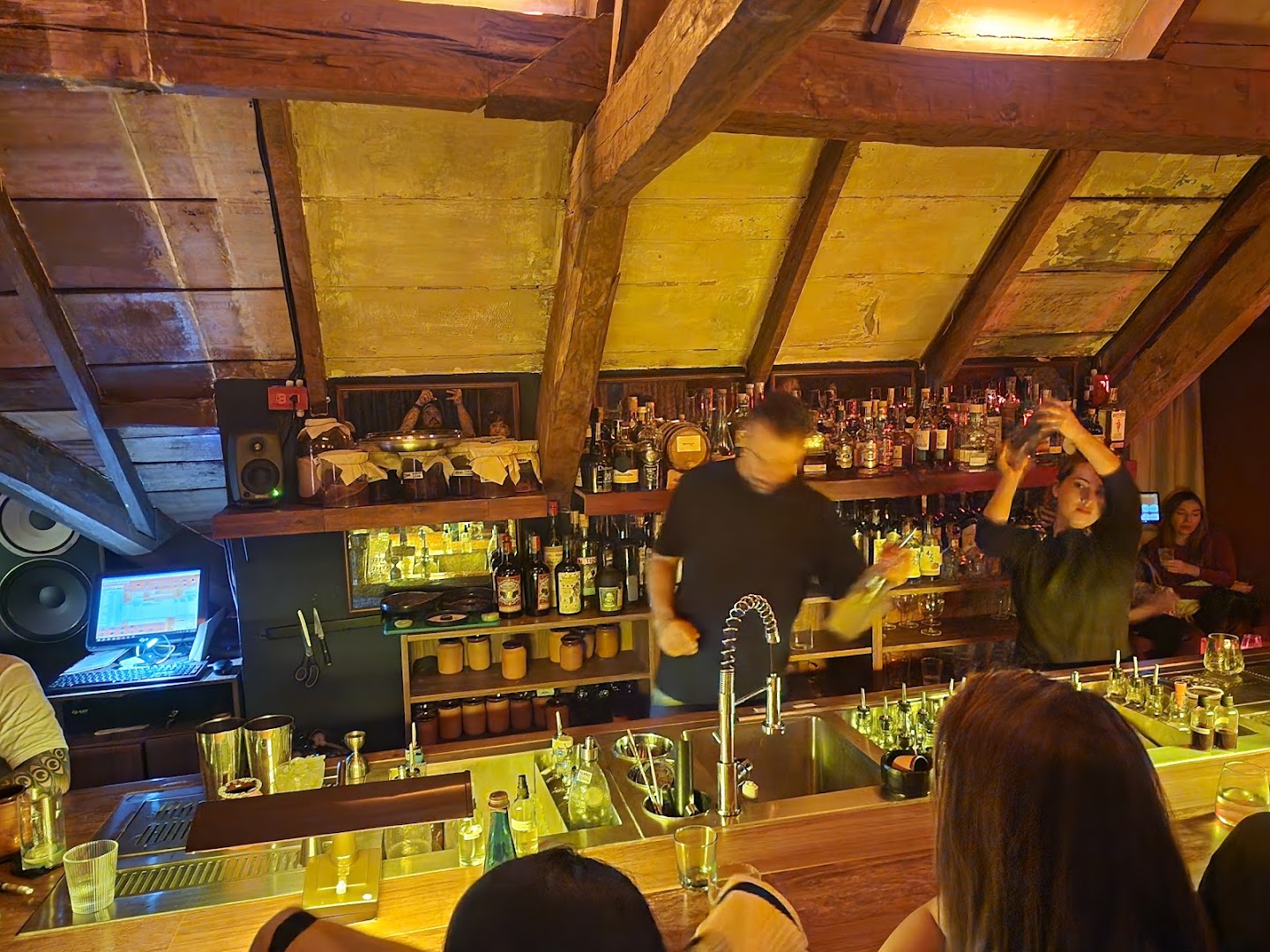 Petit Comité: bar atmosphere and staff