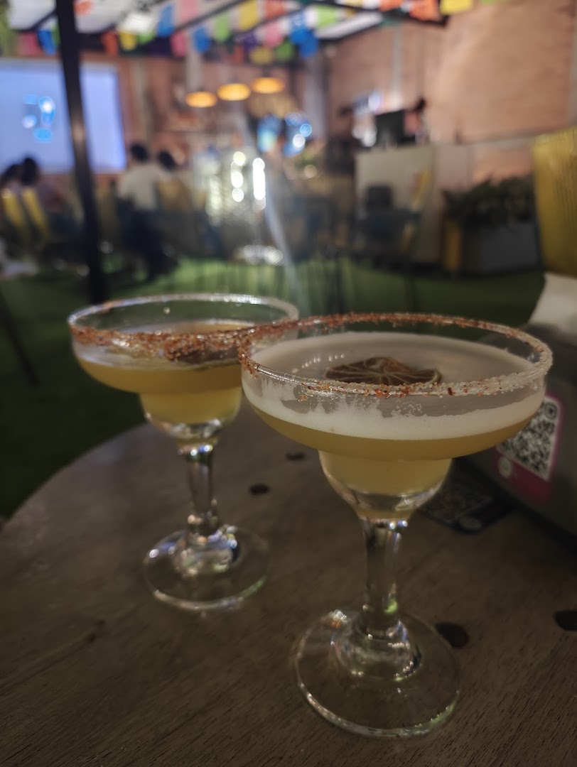 Lupe Café Gastrobar: appealing shot of signature cocktails