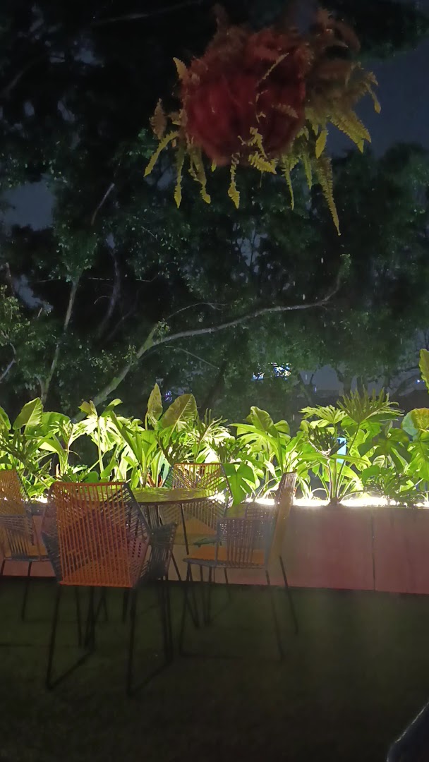 Lupe Café Gastrobar: attractive and atmospheric terrace shot