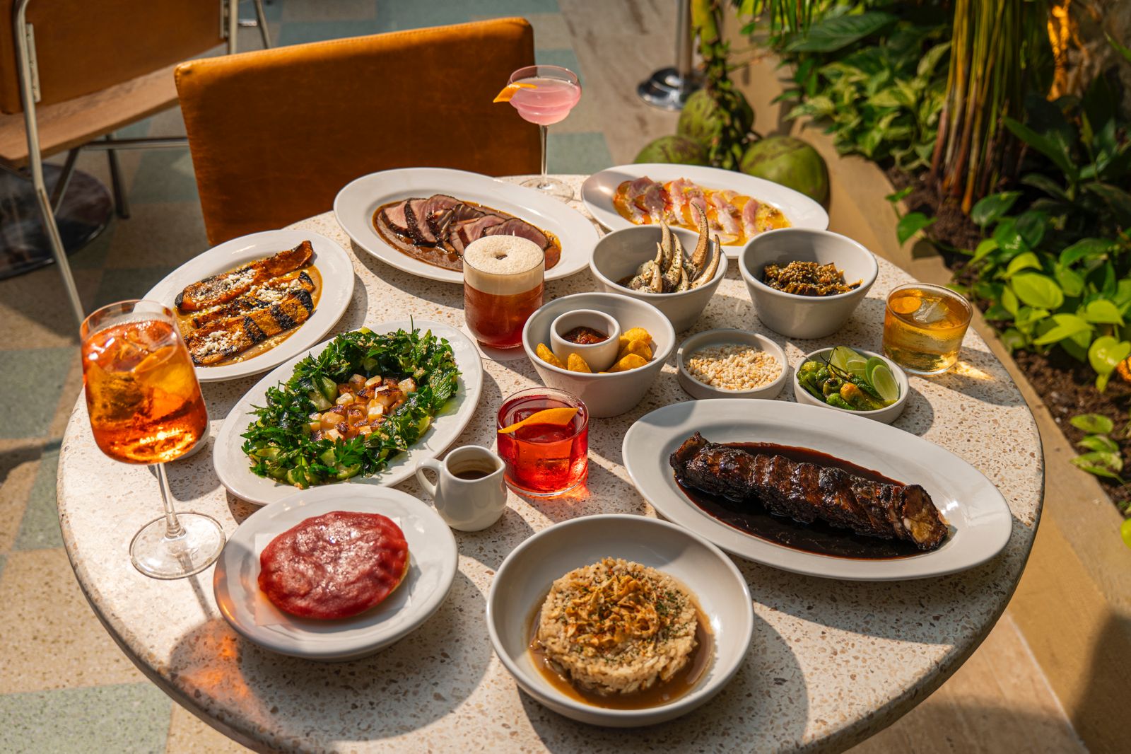 El Curato: high quality, appetizing food spread