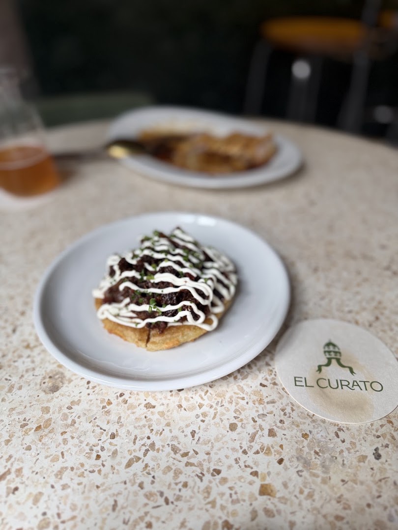 El Curato: appetizing food photo with branding