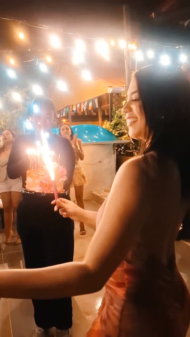 Miralto Rooftop: lively restaurant atmosphere