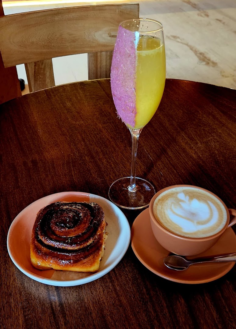 Nía Bakery: appetizing, high-quality breakfast food photo