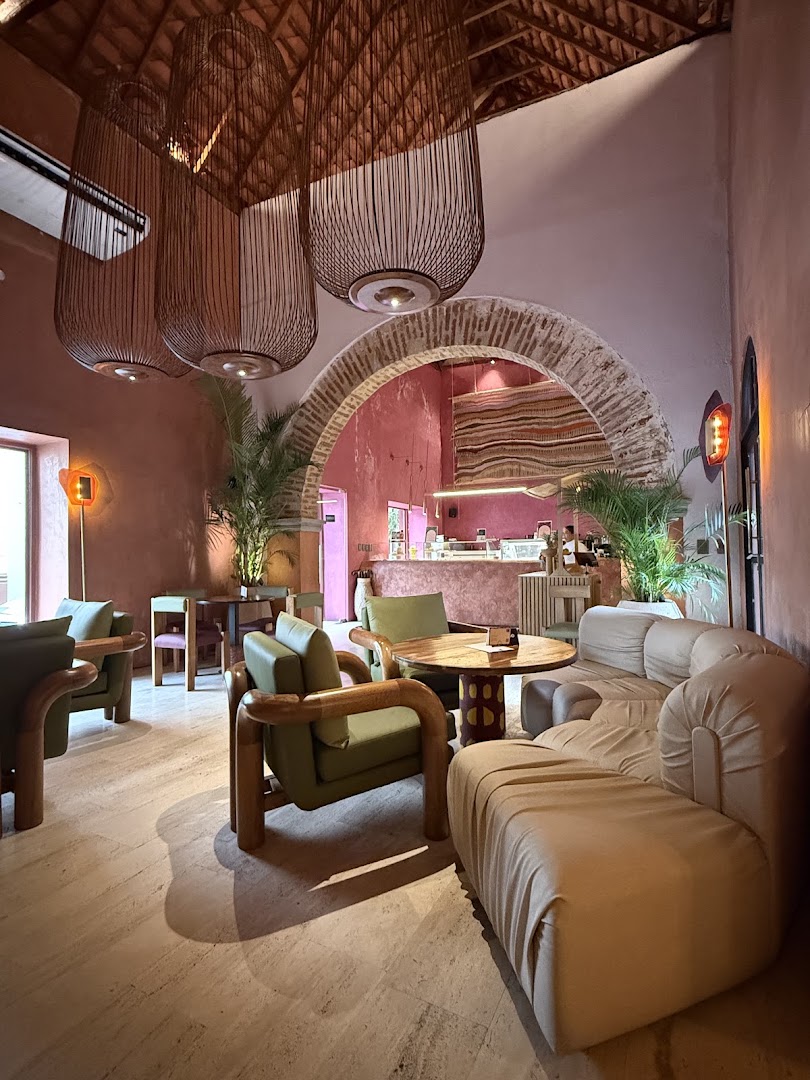 Nía Bakery: beautiful interior and inviting atmosphere