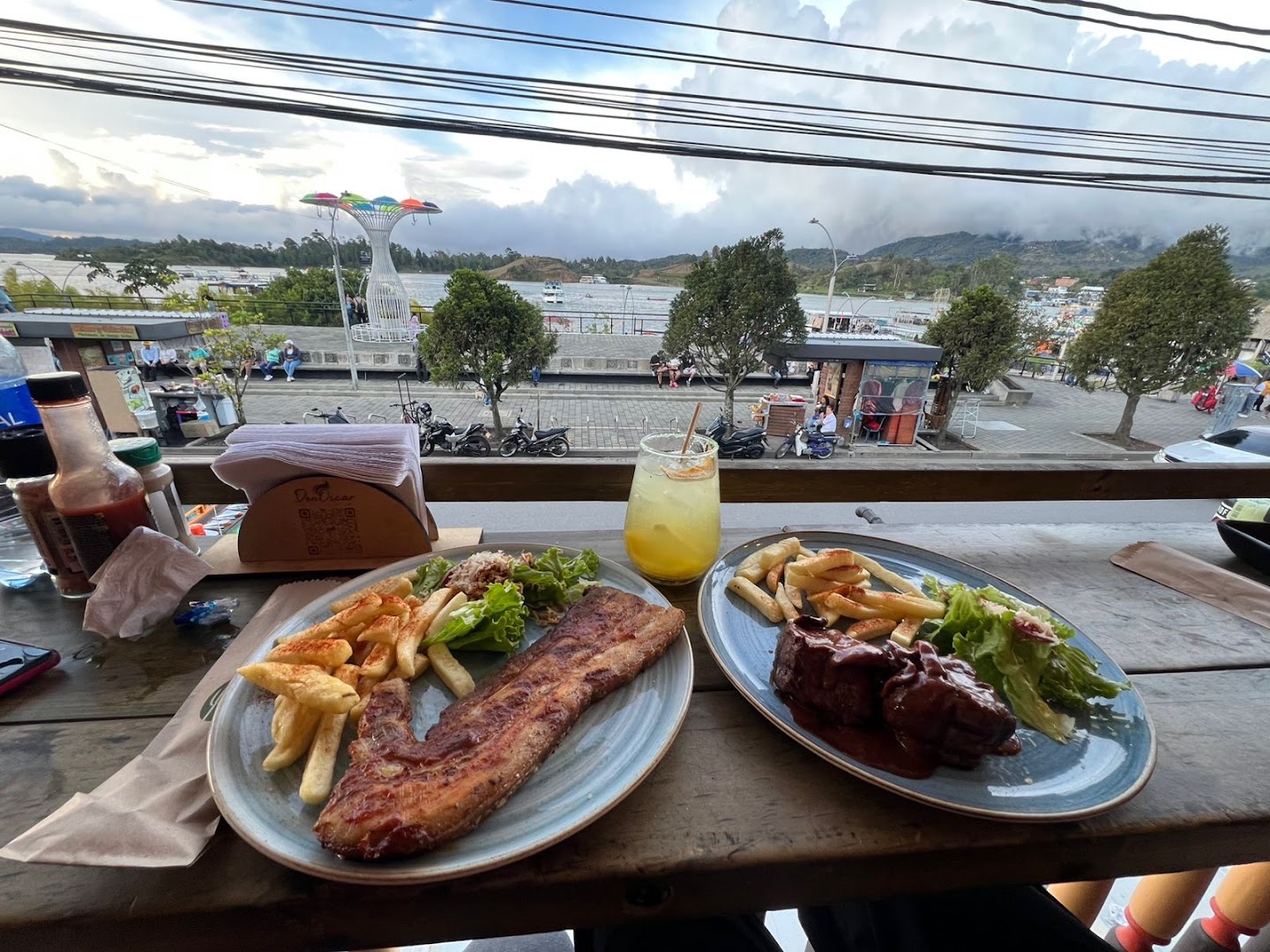 Don Oscar Parrilla Bar: appetizing food with scenic view