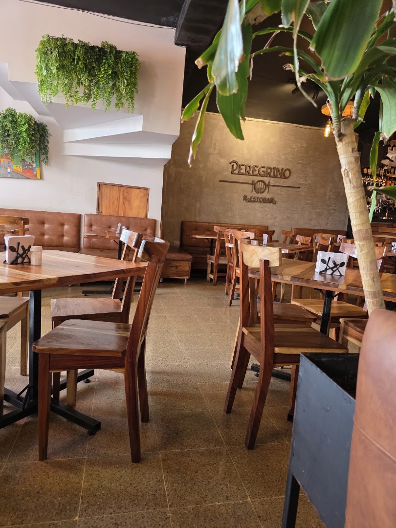 Peregrino: clear, inviting interior atmosphere