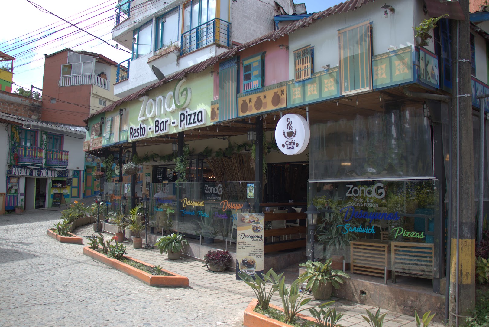 ZonaG Resto Bar: clear exterior shot of venue